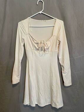 Heart & Hips Ivory Long-Sleeve Tie-Front Dress milkmaid cream long sleeved midi